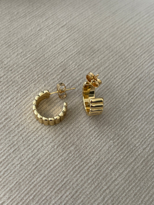 Bouchra Ribbed Hoop Earrings